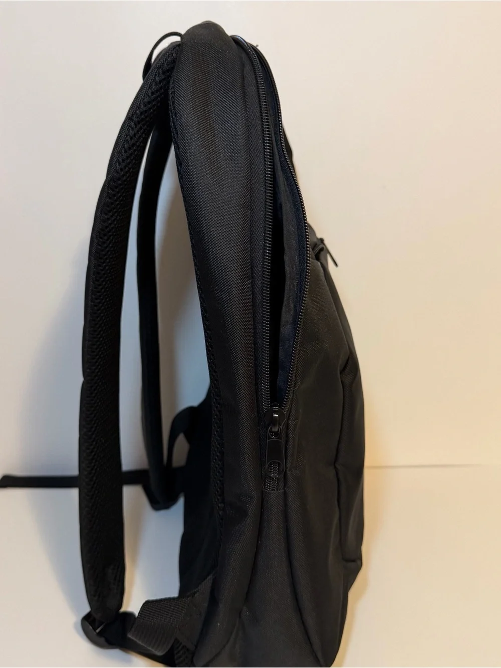 Targus Black Men's Laptop Backpack with Front Zip Pocket